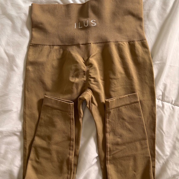 ILUS Seamlux Intensify Leggings NEW - Picture 1 of 1